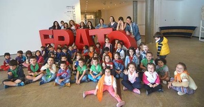 Mis dun cento de escolares do CEIP Manuel Garcs de Tomio xogan, investigan e divrtense na exposicin da Deputacin sobre Tonucci 