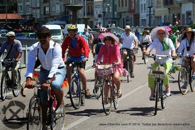 Ruta en bicicleta ataviados de poca este domingo en A Guarda