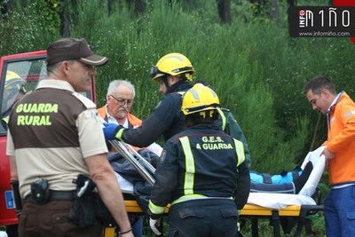Rescatado un pescador que sufri una cada esta maana en la costa de Sanxin en O Rosal