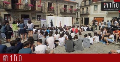 Especial - O programa Mulleres en accin. Violencia zero chega  guarda cunha accin pictrica da artista Ana Arregui 