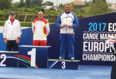 Cinco palistas del Kayak Tudense, en el Europeo de maratn, donde Enrique Mguez logr dos medallas