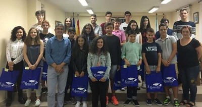 As alumnas e alumnos cos mellores expedientes da Guarda reciben o seu Premio de Educacin 2017