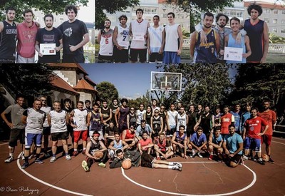 O Torneo 3x3 de Baloncesto Vila da Guarda recada 50 quilos de alimentos para o Banco municipal