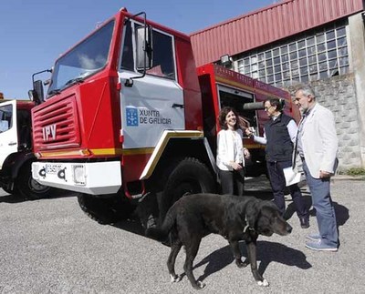 Cores Tours fai entrega dun vehculo contra incendios forestais ao Concello de Oia  