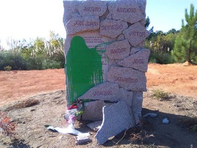 O BNG e Galiza Nova condenan  o acto vandlico que sufriu o monumento s vctimas do franquismo na Volta da Moura