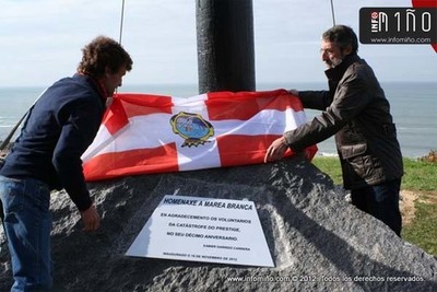 A Guarda conmemora o dcimo quinto aniversario  do Prestige cunha homenaxe  -Marea Branca-