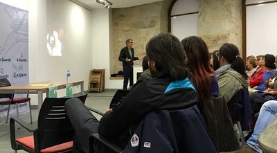 Nova charla do -Manual de instrucins para educar- este martes na Guarda