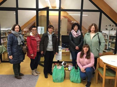 A iniciativa -Biblioteca Solidaria- recadou preto de 50 kg de alimentos 