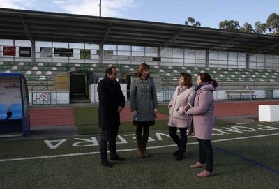 Reparacins nas bancadas do Campo da Mata do Rosal