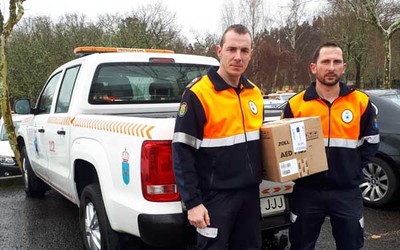 A Xunta entrega a Proteccin Civil de Tomio un novo desfibrilador para velar pola seguridade da cidadana 