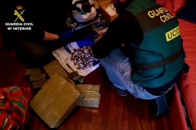 Desarticulada una red de distribucin de cocana y hachs en la comunidad gallega y norte de portugal