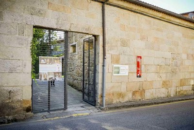 A aula da UNED de Tui abre no seu horario habitual