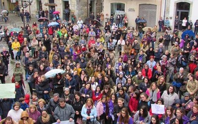 8M: Preto de 200 vecias e vecios da Guarda  xuntronse para clamar pola igualdade