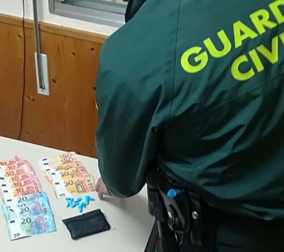 La Guardia Civil detiene a un vecino de Tomio por trfico de drogas a pequea escala