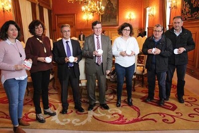 O consorcio provincial contra incendios e salvamento fai entrega dos detectores de fume dom�stico aos Concellos transfronteirizos