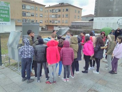 Alumnado do IES Indalecio Prez Tizn de Tui visita o centro de compostaxe do plan revitaliza no municipio 