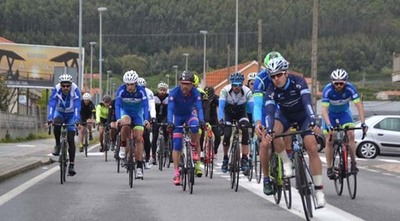 130 ciclistas tomaron la salida este domingo en el II Desafo Talaso Atlntico