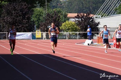 El guard�s Sergio Rodr�guez empieza la temporada de aire libre con un doble triunfo en las Series Municipales viguesas