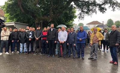 Mis de 200 persoas despediron hoxe nun sinxelo acto a Abdelkhalek el Bouabi Hailas e Ezzoura Bouadel