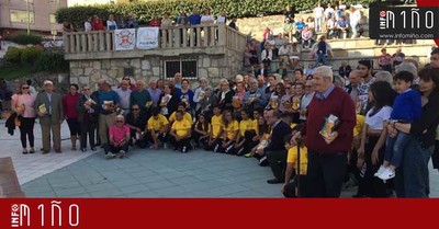 Especial - Remeros de A Guarda reciben un homenaje