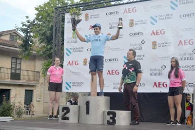El ciclista guards Aser Estvez rozando el triunfo en la Volta  Ribeiro