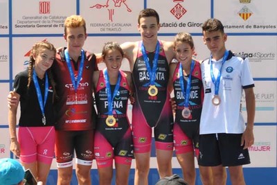 Elsa Pena campiona de Espa�a de triatl�n e acuatl�n individual e por equipos catro ouros