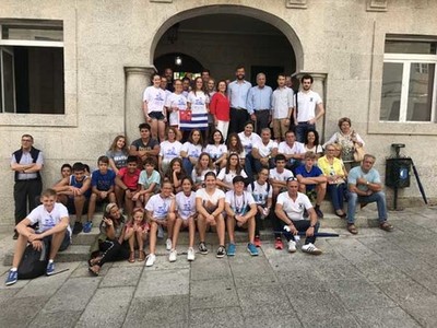 Recibimiento del alcalde de Tui y concejal de deportes a Carlota Gonzlez Gil, del Club Remo do Mio de Tui 