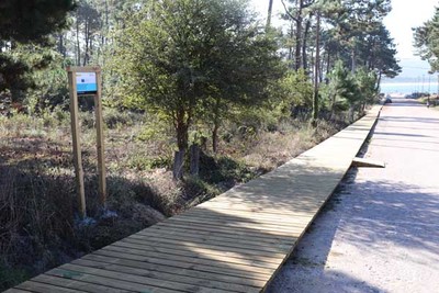 Rematan as obras de mellora da accesibilidade na Praia do Muo en Camposancos