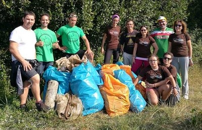 A Jalleira participou na XI limpeza simultnea de ros de Galicia
