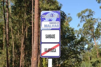 As parroquias de Tui contarn con sinalizacin cos nomes da propia parroquia e dos dos distintos barrios que pertencen a ela