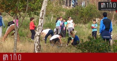Alumnos do CEIP M R Sinde participan na eliminiacin de especies invasoras do Monte Santa Trega