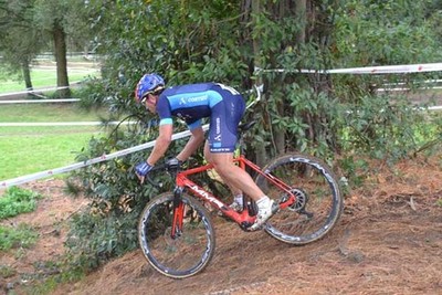 El ciclista guards Aser Estvez compite en Dumbra