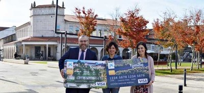 CaixaBank lanza las tarjetas -Tomio no teu peto- en colaboracin con el Concello 