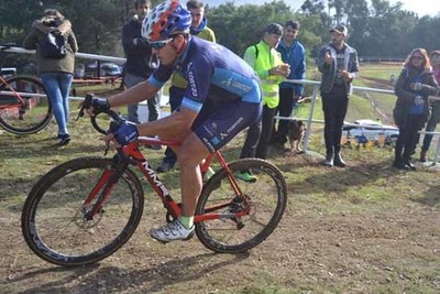 Aser Estvez a las puertas del podio en Betanzos