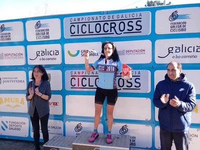 Montserrat Martnez de Ciclismo Oiense se proclama Campeona de Galicia de Ciclocross