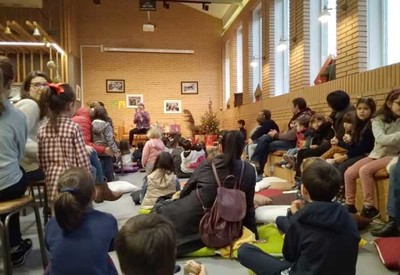 Mil cincocentos nenos e nenas dan o visto bo  programacin infantil de Nadal e Reis en Tomio