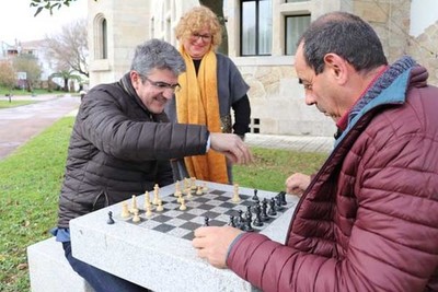 A Guarda conta con das Mesas para a prctica do Xadrz ao aire libre