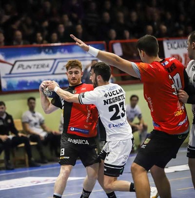 El Acanor Novs cerr la primera vuelta fuera del descenso pero sin margen