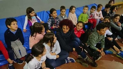 La atleta ex-olmpica Julia Vaquero Sousa visit este pasado lunes a los jvenes de la escuela de atletismo de Tomio