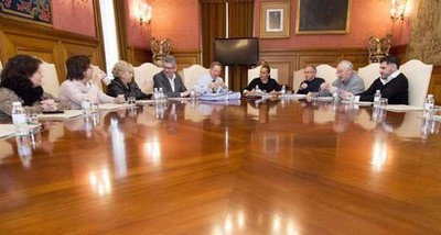 O goberno provincial aproba preto dun milln de ? da lia 2 do Plan Concellos para actividades municipais, pago de dbedas e gasto corrente