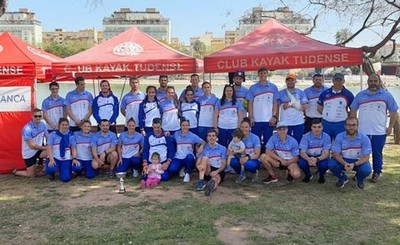 El Kayak Tudense subi al tercer peldao del podio en Sevilla 
