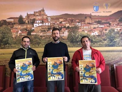 Tui ser o punto de partida das rutas que farn o Camio de Santiago por va fluvial e martima en kaiak de mar