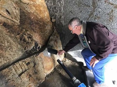 Jornada de divulgacin de la Hidrogeologa: Traidas veciais de Tomio: do manancial a casa