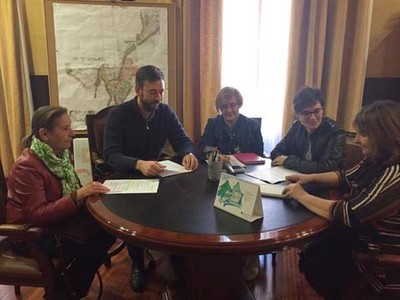 Unha nova traballadora social e unha auxiliar administrativa incorpranse ao departamento de Servizos Sociais