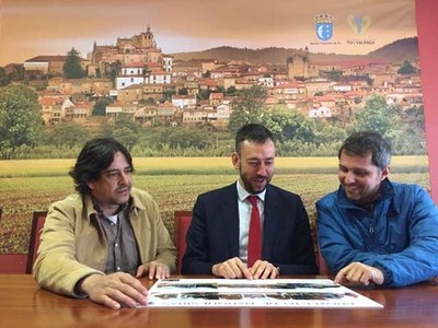 Tui presenta dous modelos de marquesias deseados para o centro urbano e as parroquias