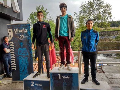 Medalla de ouro en k1 cadete para o Teixugo Alexis Segadaes en Vizela