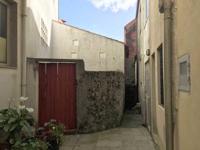 O Concello da Guarda mellora a accesibilidade da Ra Baixo Muro para por en valor a Muralla Medieval