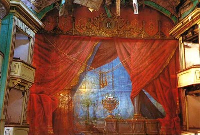 O Teatro Principal e a escultura de Rosendo Salvado obxecto de das exposicins que se podern visitar nas Festas de San Telmo