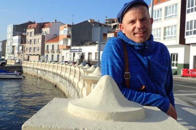 El cantautor Tino Baz estrenar su disco de homenaje a Rosala en el Encuentro de Embarcaciones Tradicionales de Galicia  