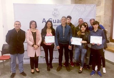 A Guarda entrega os diplomas do curso de formacin de camareiros-as en bares e restaurantes 